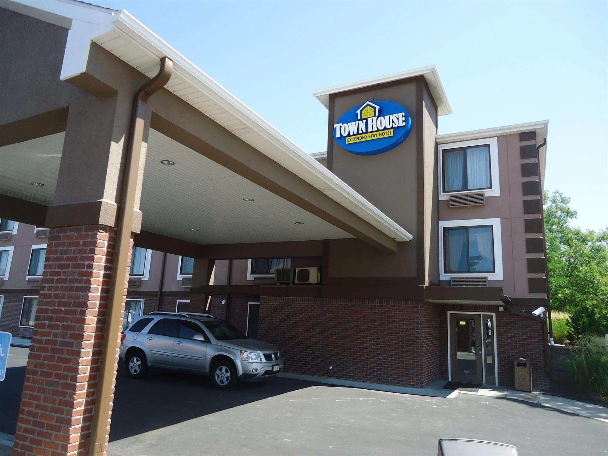 Townhouse Extended Stay Hotel Downtown Lincoln Exterior foto